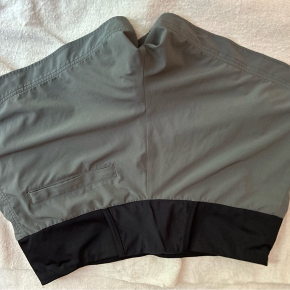 Athleta Ascender Shorts Women's Size 12 side Striped Running Workout Athletic - Picture 6 of 7